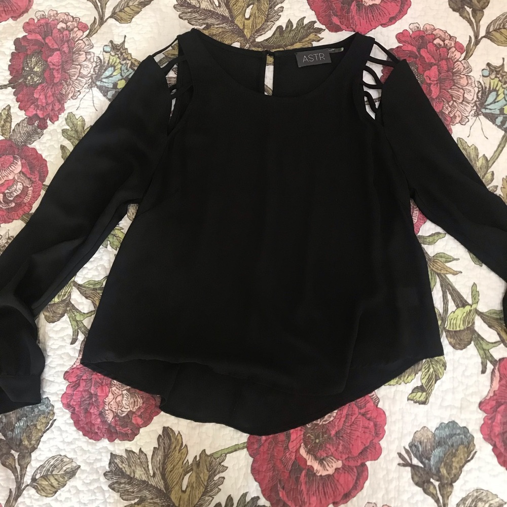 Cut out Sleeve Top